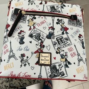 Brand New Dooney & Bourke Minnie & Minnie Paris